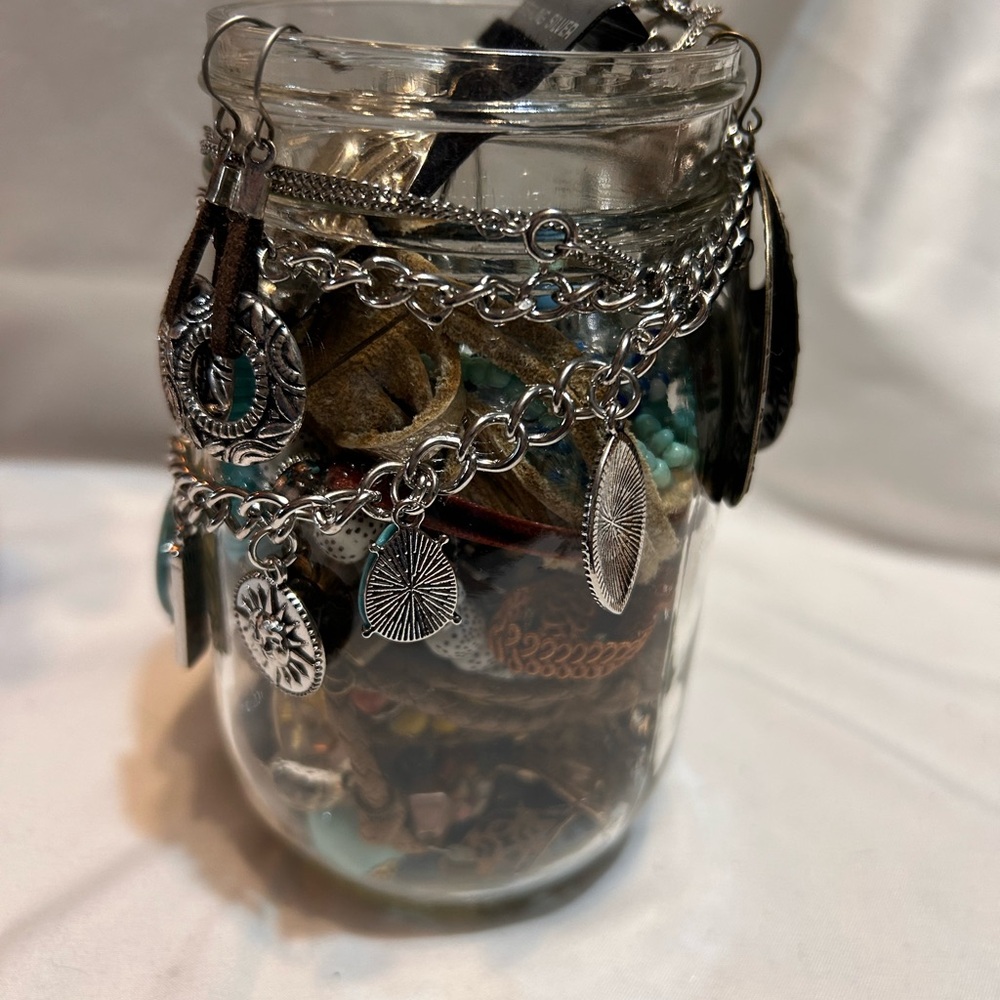 Mystery jewelry jar!!! - Picture 2 of 5